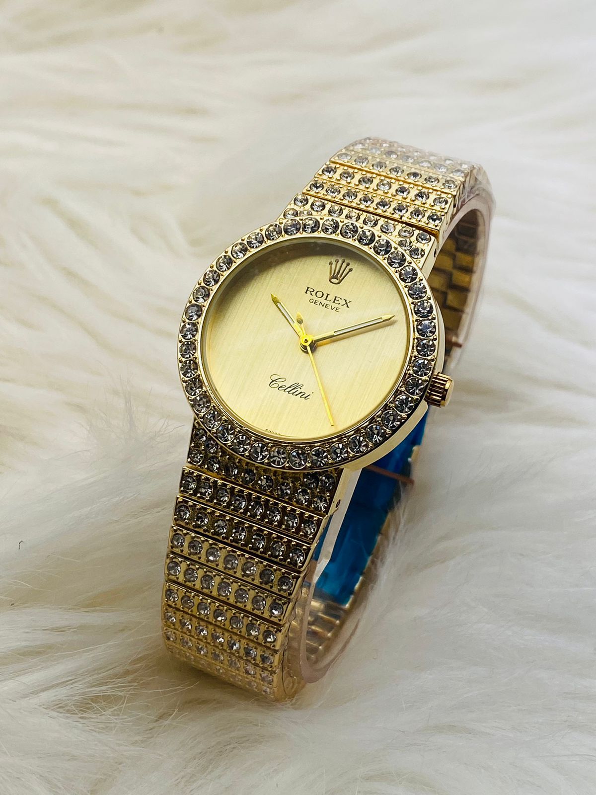 olex watches are renowned Swiss luxury timepieces known for their exceptional craftsmanship, precision, and enduring style. Key features of Rolex watches include:  Elegance and Timelessness: Rolex watches are celebrated for their timeless designs that blend classic aesthetics with modern sophistication. Iconic models like the Submariner and Datejust are instantly recognizable and have maintained their appeal for decades.  Materials: Rolex uses high-quality materials such as stainless steel, gold, platinum, and proprietary alloys like 904L stainless steel for their watch cases, ensuring durability and luxury.  In-House Movements: Rolex designs and manufactures its movements in-house, a testament to its commitment to precision and reliability. These automatic movements are known for their accuracy and longevity.  Water Resistance: Many Rolex watches are designed for water resistance, making them suitable for diving and various outdoor activities. The Rolex Submariner and Sea-Dweller are renowned for their underwater capabilities.  Cerachrom Bezels: Some modern Rolex sports models feature Cerachrom ceramic bezels, prized for their scratch resistance and vibrant color options.  Date and Cyclops Lens: Rolex watches often incorporate a date function with a magnifying Cyclops lens over the date window, improving legibility.  Oyster Case: Rolex introduced the Oyster case, one of the first waterproof and dustproof watch cases, in 1926. This innovation set new standards for durability.  Bracelet Options: Rolex offers a range of bracelet options, including the iconic Oyster bracelet, Jubilee bracelet, and President bracelet. These bracelets enhance both comfort and style.  Status Symbol: Rolex watches are not just timekeeping instruments but also symbols of prestige, success, and luxury. They are often cherished as heirlooms and passed down through generations.  Collector's Market: Vintage Rolex watches, particularly rare and historical models, have become highly sought after by collectors, with some fetching remarkable prices at auctions.